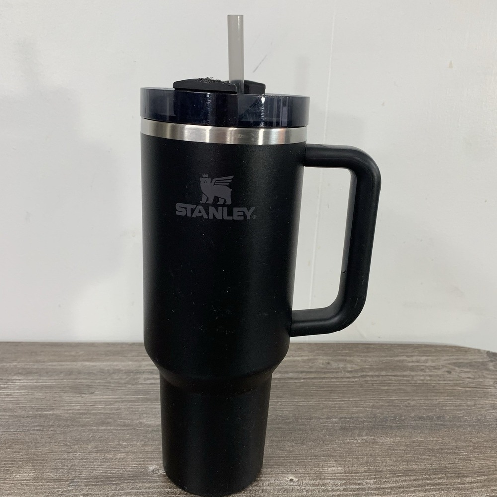 Stanley Tumbler 40‎ oz Black, w/Lid - USED, W/ STRAW.